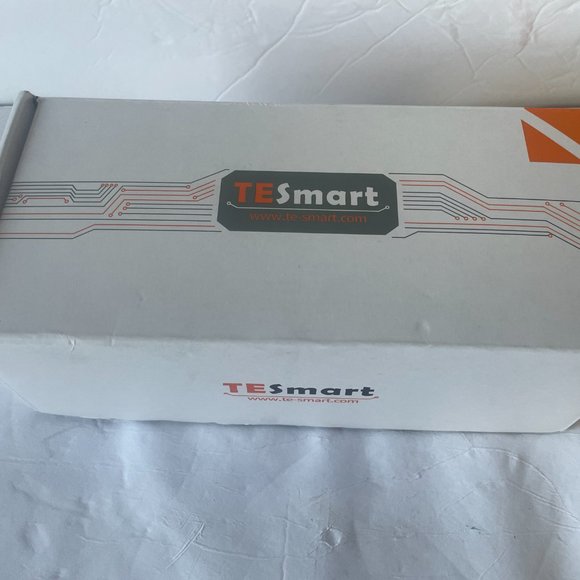 *New (Reg. $220)* TESmart 2x1 HDMI KVM Switch - Picture 9 of 10